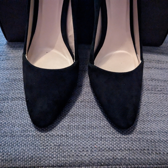 New w/o tags - Cole Haan heels - Picture 2 of 4